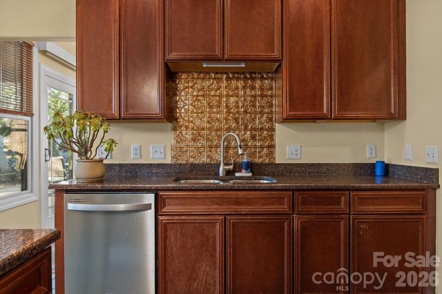 4 AMARETTO Drive, Candler, NC 28715
