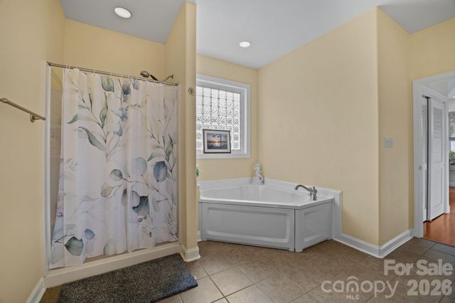 4 AMARETTO Drive, Candler, NC 28715