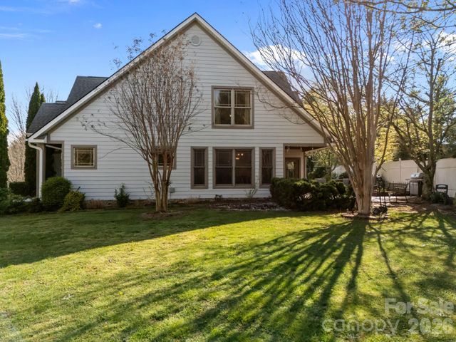 4 AMARETTO Drive, Candler, NC 28715
