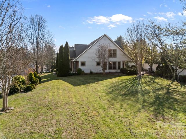 4 AMARETTO Drive, Candler, NC 28715