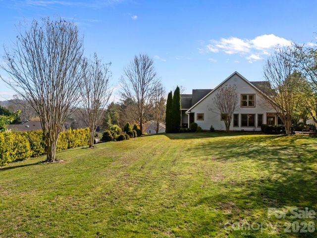 4 AMARETTO Drive, Candler, NC 28715