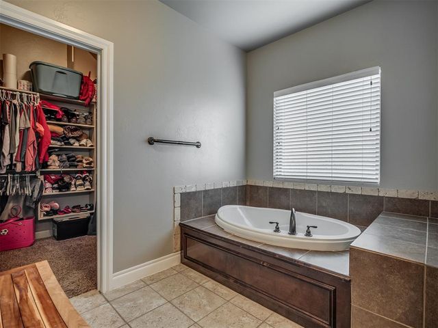 11600 Mallorca Drive, Oklahoma City, OK 73173