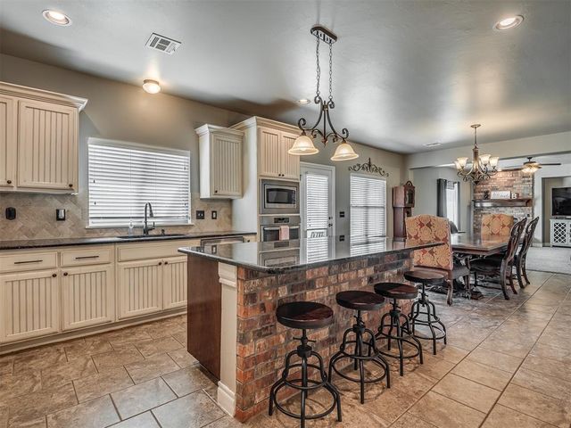 11600 Mallorca Drive, Oklahoma City, OK 73173