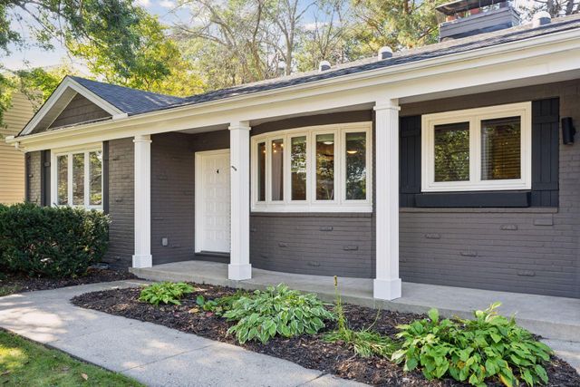 2465 Brunswick Avenue N, Golden Valley, MN 55422