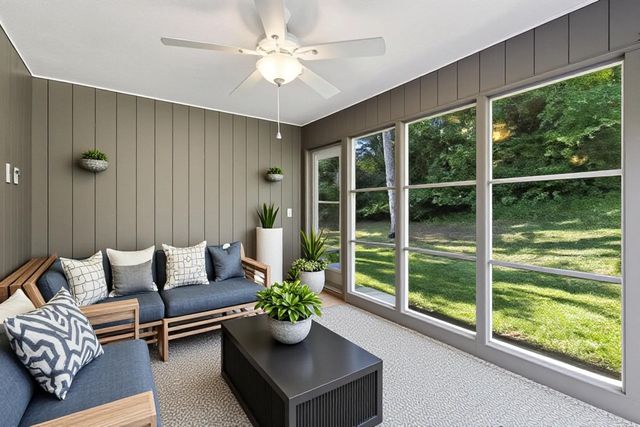 2465 Brunswick Avenue N, Golden Valley, MN 55422