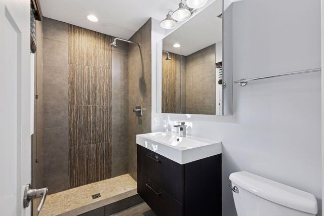 2465 Brunswick Avenue N, Golden Valley, MN 55422