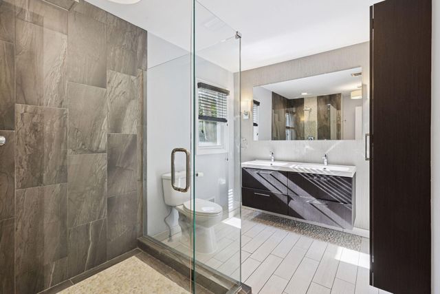 2465 Brunswick Avenue N, Golden Valley, MN 55422