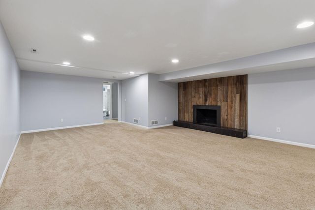 2465 Brunswick Avenue N, Golden Valley, MN 55422