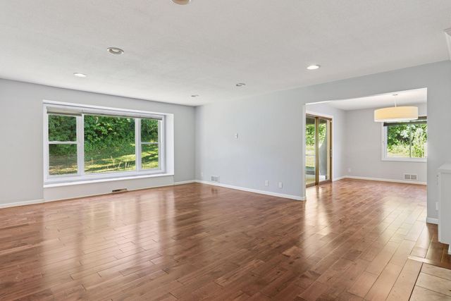 2465 Brunswick Avenue N, Golden Valley, MN 55422