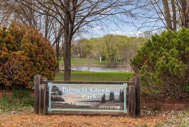 2465 Brunswick Avenue N, Golden Valley, MN 55422