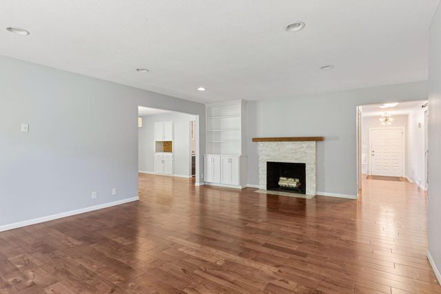 2465 Brunswick Avenue N, Golden Valley, MN 55422