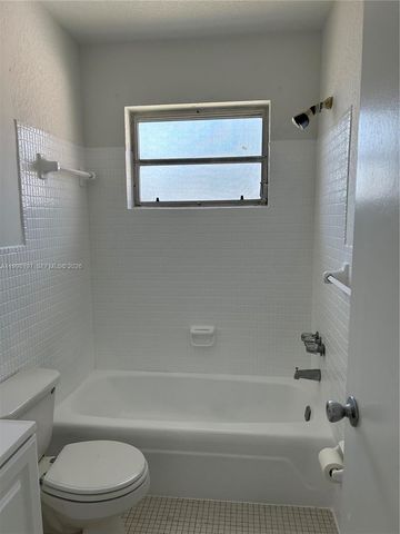 2225 Polk Street 6B, Hollywood, FL 33020