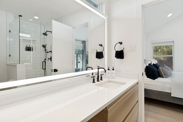 4036 Rochelle Drive, Dallas, TX 75220