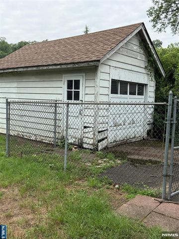 41 Westervelt Place, Westwood, NJ 07675