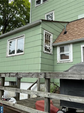 41 Westervelt Place, Westwood, NJ 07675