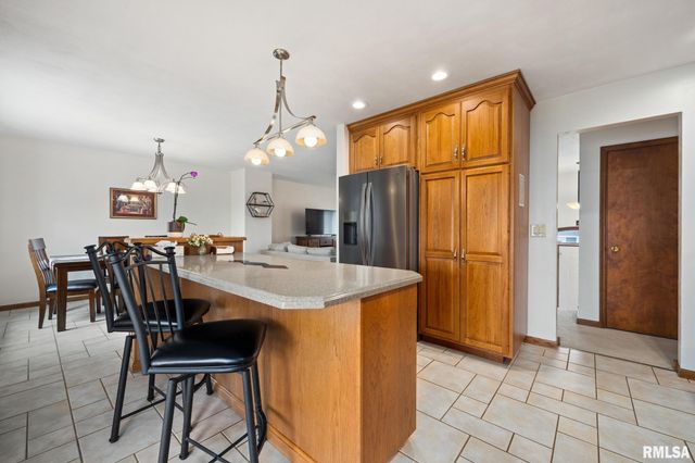 5909 W RIDGECREST Circle, Peoria, IL 61615