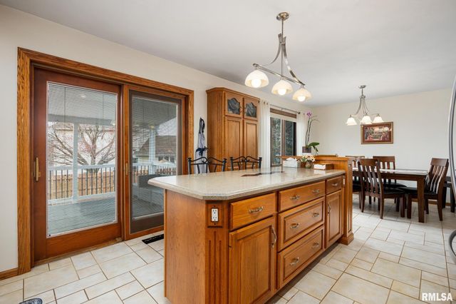 5909 W RIDGECREST Circle, Peoria, IL 61615