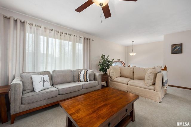 5909 W RIDGECREST Circle, Peoria, IL 61615