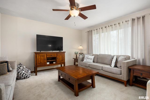 5909 W RIDGECREST Circle, Peoria, IL 61615