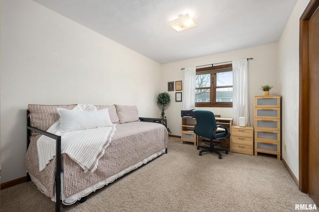 5909 W RIDGECREST Circle, Peoria, IL 61615