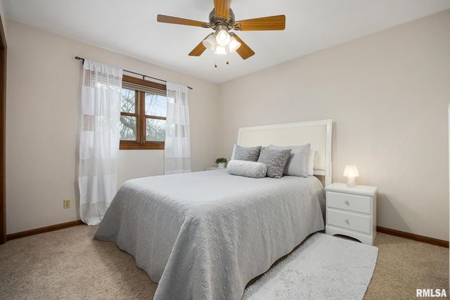 5909 W RIDGECREST Circle, Peoria, IL 61615