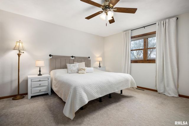 5909 W RIDGECREST Circle, Peoria, IL 61615