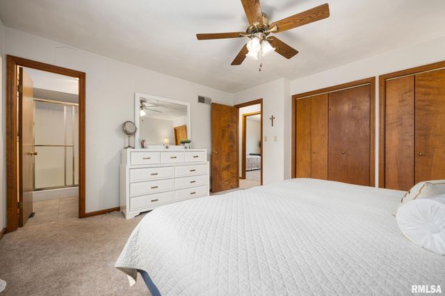 5909 W RIDGECREST Circle, Peoria, IL 61615