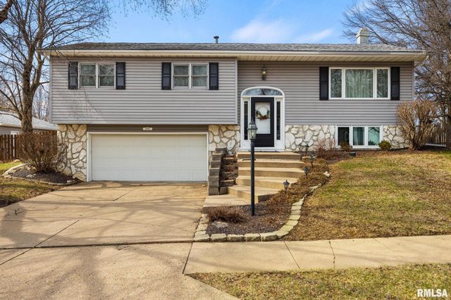 5909 W RIDGECREST Circle, Peoria, IL 61615