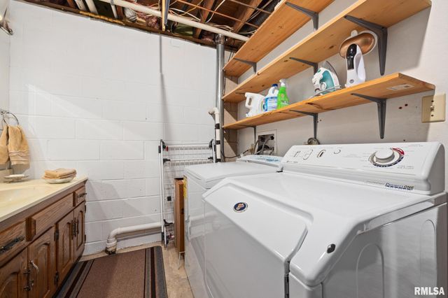 5909 W RIDGECREST Circle, Peoria, IL 61615