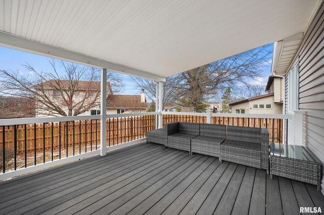 5909 W RIDGECREST Circle, Peoria, IL 61615