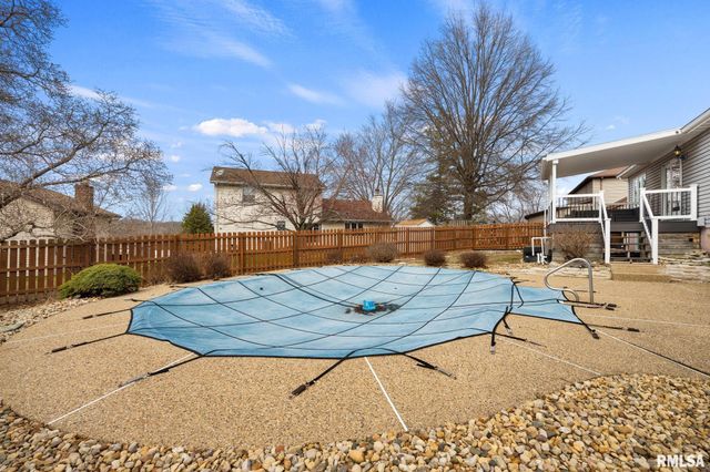 5909 W RIDGECREST Circle, Peoria, IL 61615