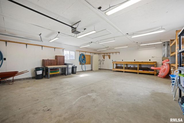 5909 W RIDGECREST Circle, Peoria, IL 61615