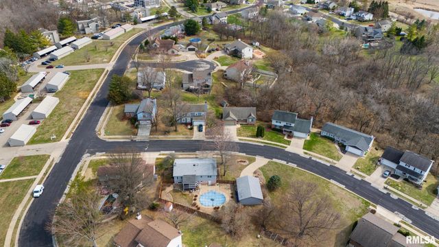 5909 W RIDGECREST Circle, Peoria, IL 61615