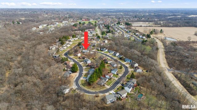 5909 W RIDGECREST Circle, Peoria, IL 61615