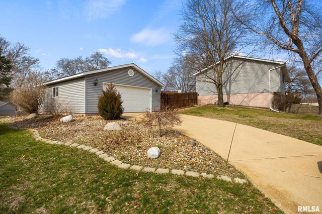 5909 W RIDGECREST Circle, Peoria, IL 61615