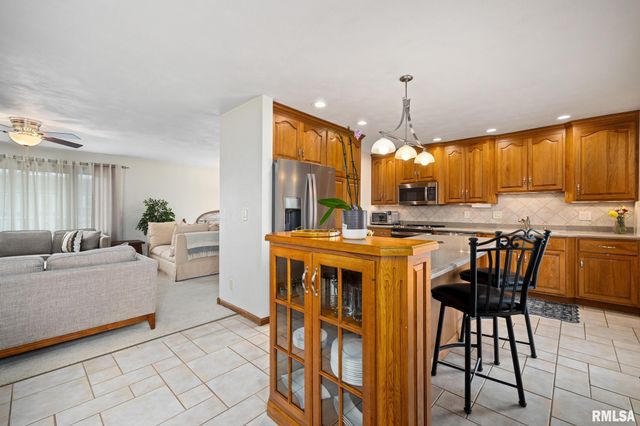 5909 W RIDGECREST Circle, Peoria, IL 61615