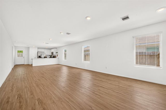 326 Riverwood Village Lane, Sealy, TX 77474
