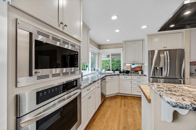 612 Santander Dr, San Ramon, CA 94583