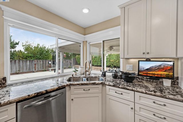 612 Santander Dr, San Ramon, CA 94583