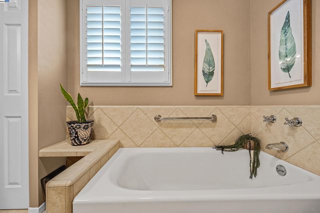 612 Santander Dr, San Ramon, CA 94583