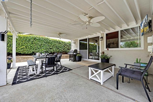 612 Santander Dr, San Ramon, CA 94583