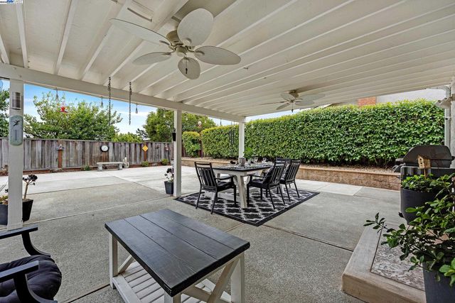 612 Santander Dr, San Ramon, CA 94583