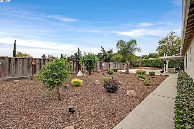 612 Santander Dr, San Ramon, CA 94583