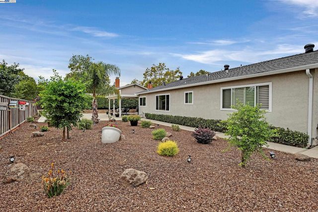 612 Santander Dr, San Ramon, CA 94583
