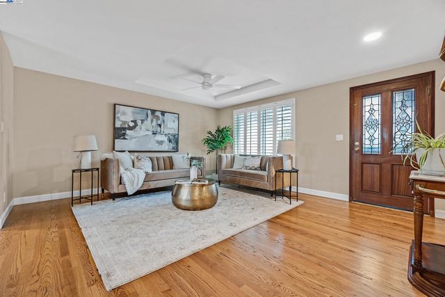 612 Santander Dr, San Ramon, CA 94583
