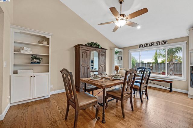 612 Santander Dr, San Ramon, CA 94583