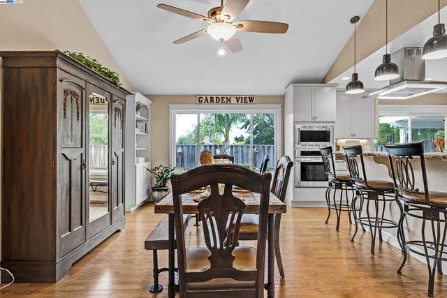 612 Santander Dr, San Ramon, CA 94583