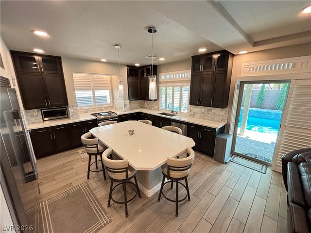 11194 Formosa Springs Court, Las Vegas, NV 89183