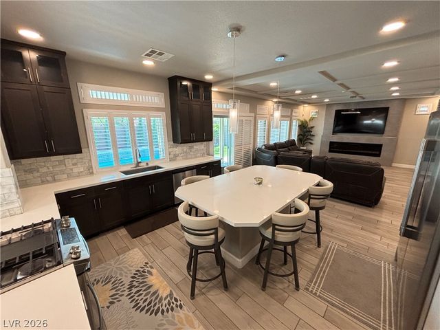 11194 Formosa Springs Court, Las Vegas, NV 89183
