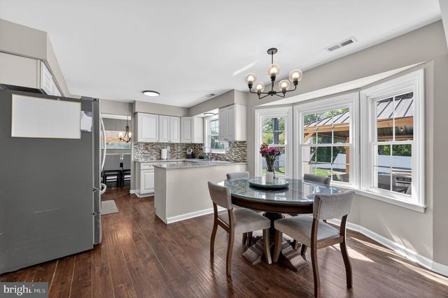 21 HUNTINGDON WAY, Sewell, NJ 08080